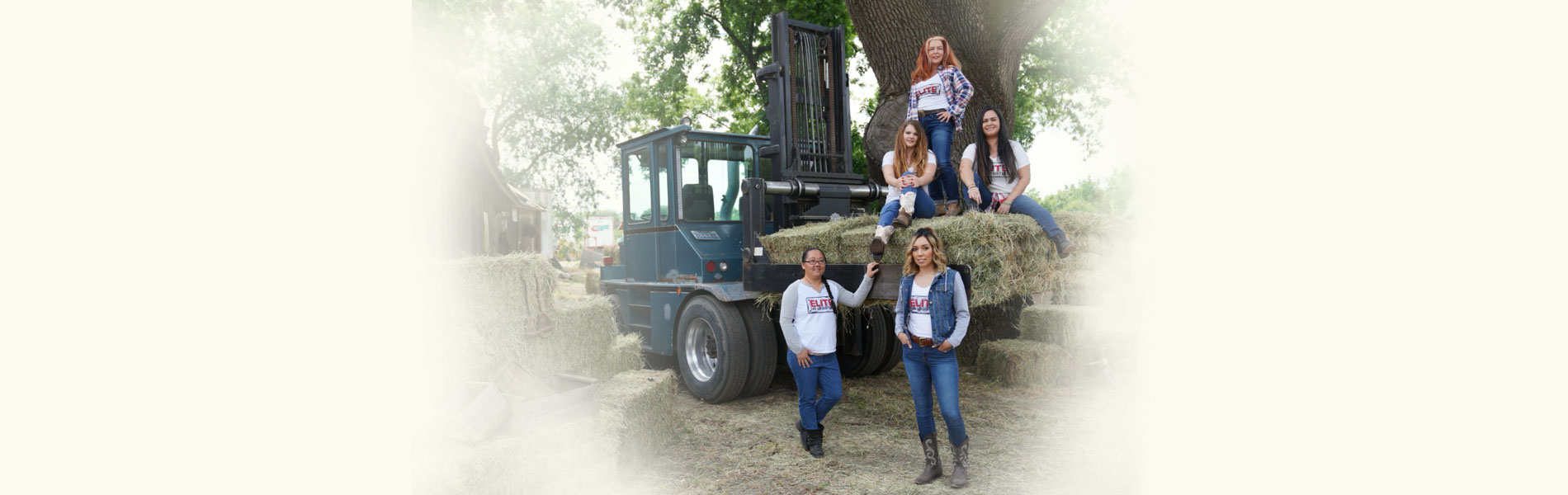 girls-on-hay2